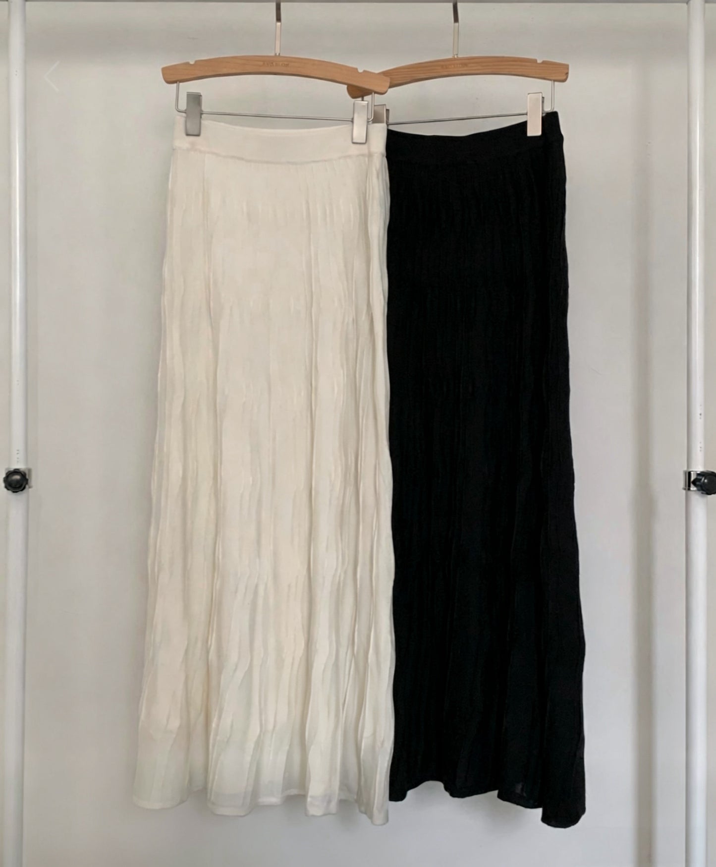 Wavy Knit Skirt / must-buy 超舒服百搭🪿