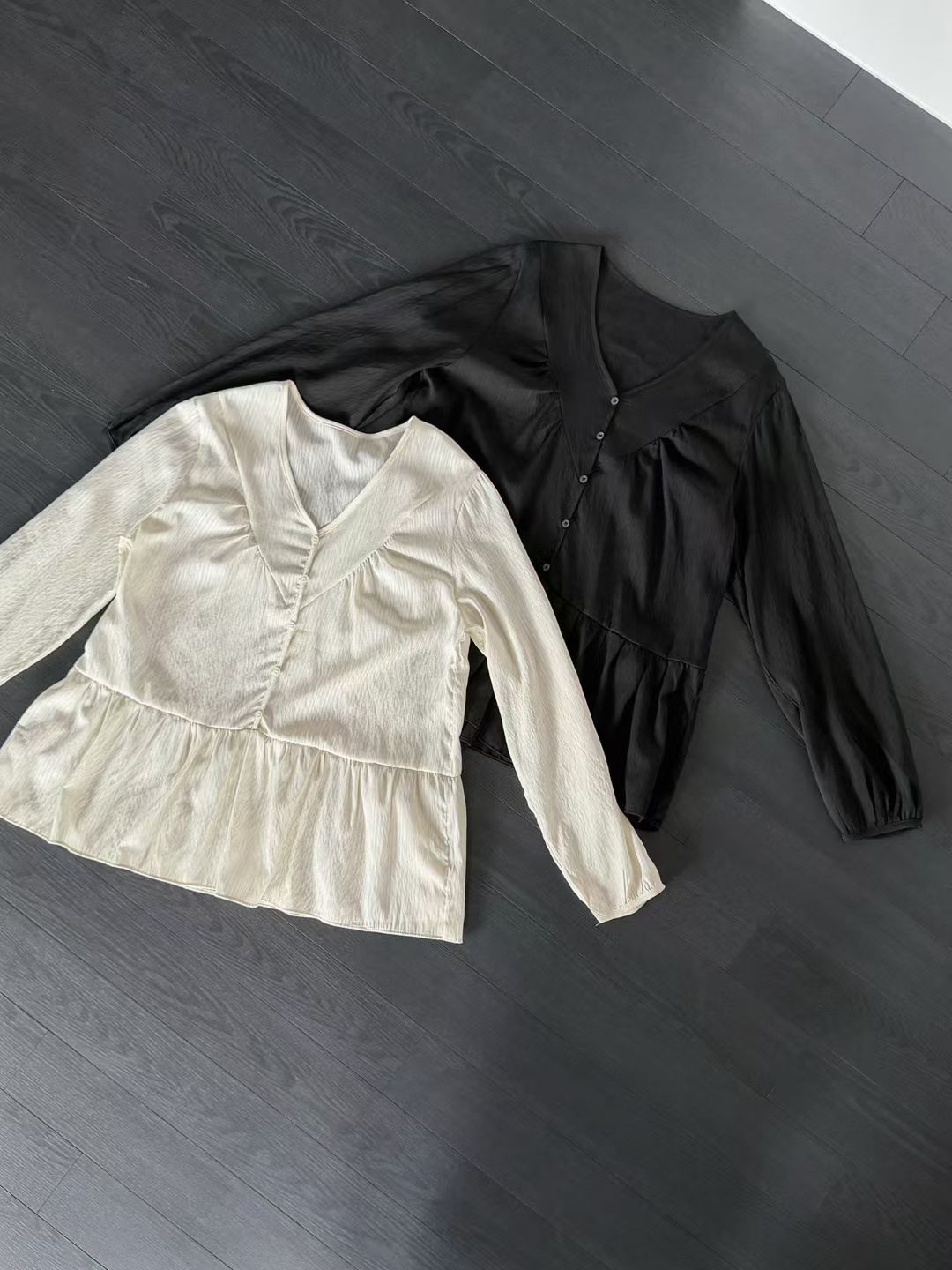 Sena Blouse / 暗紋薄長袖🫧