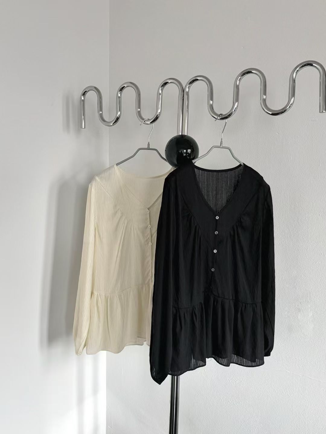 Sena Blouse / 暗紋薄長袖🫧