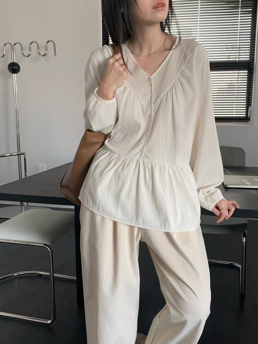 Sena Blouse / 暗紋薄長袖🫧